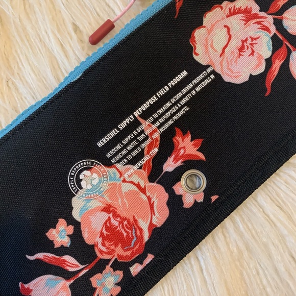 Herschel Repurpose Floral Binder Case - Picture 7 of 14